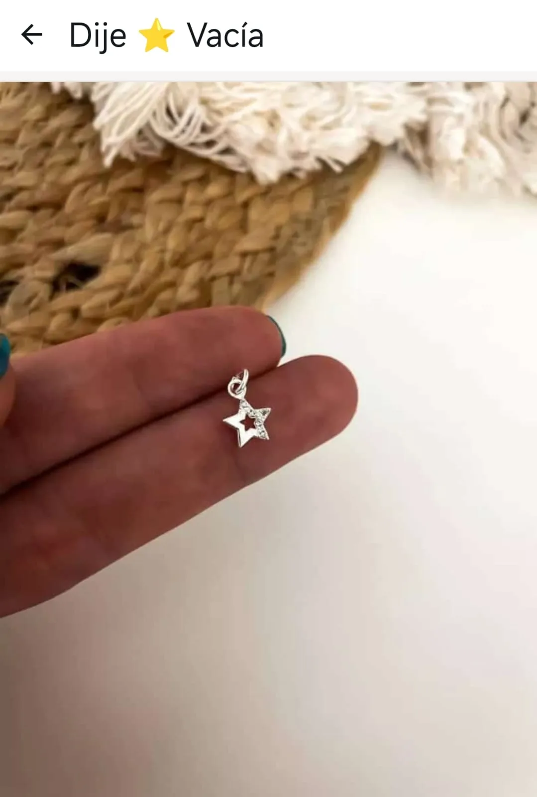 Dije Estrella Vacía Oro Blanco