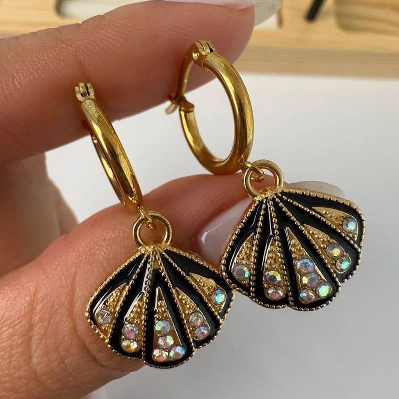 Argollas Doradas Ostra 🦪 con piedritas Tornasol