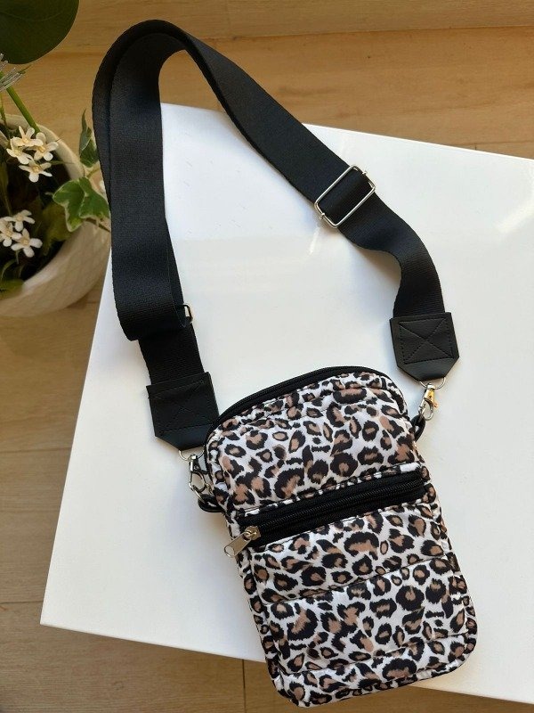 Portacelular Microfibra Animal Print 🤎🖤
