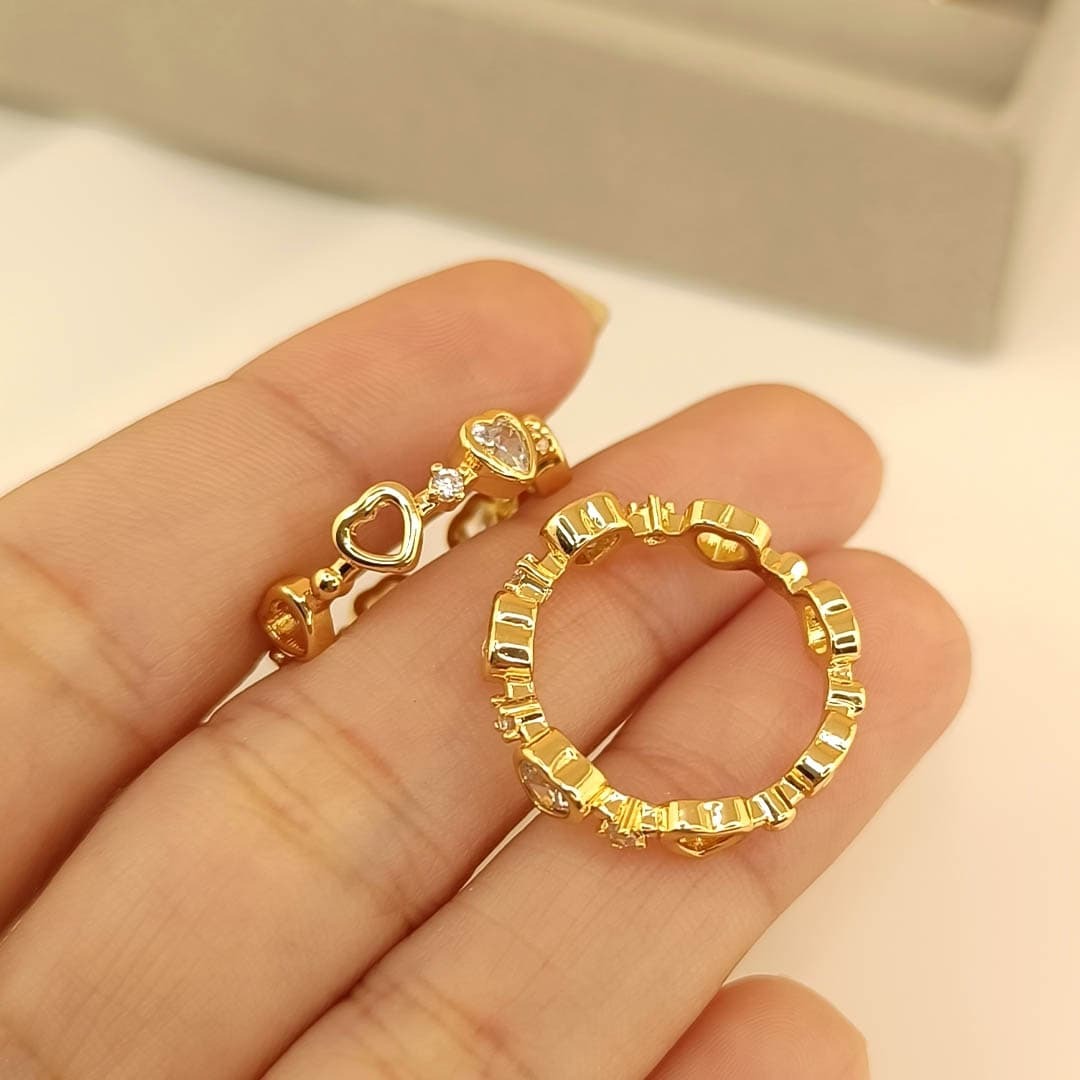 Anillo Dorado Corazones Piedras Blancas + Calados 🤍