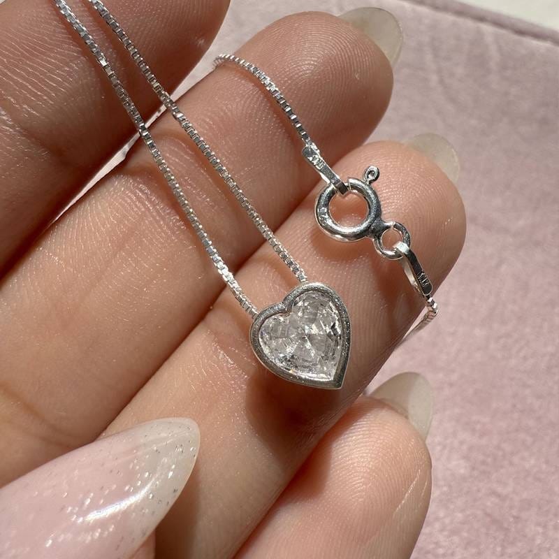 Collar Pasante Corazoncito 🤍 Blanco