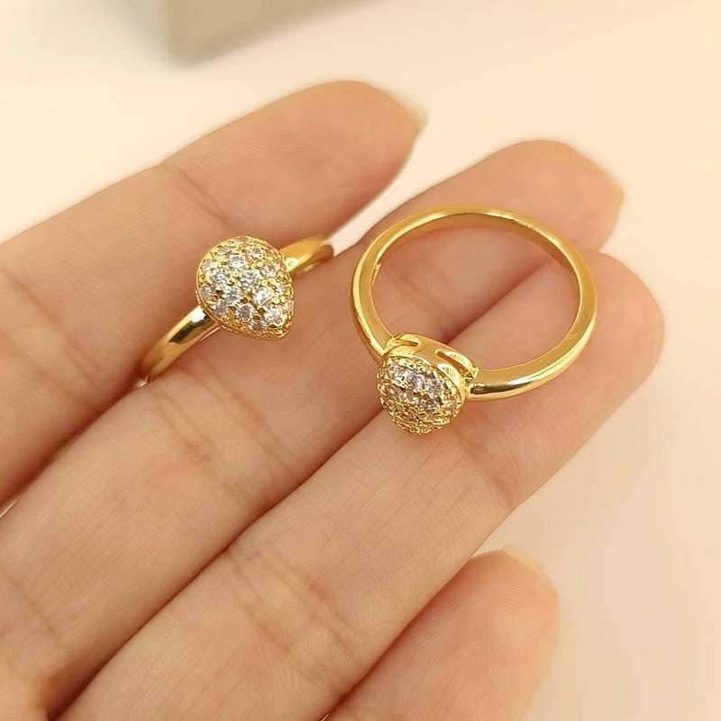 Anillo Dorado Gota 💧 c/piedritas Brillantes ✨