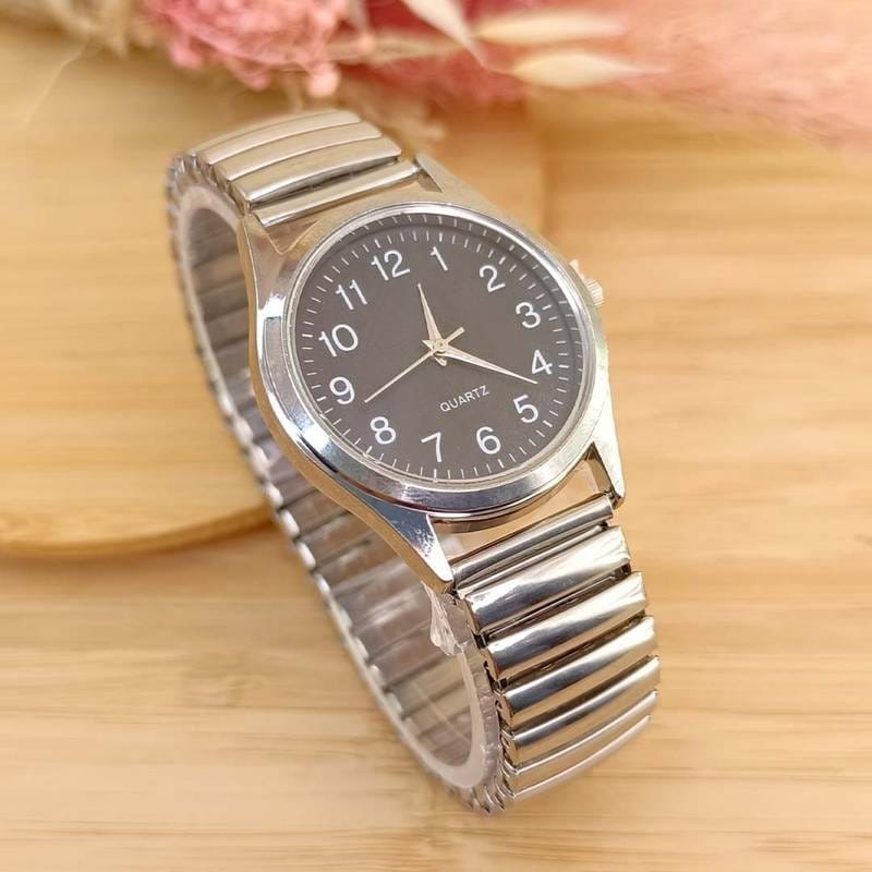 Reloj Extensible Gris Dial Negro 26 mm